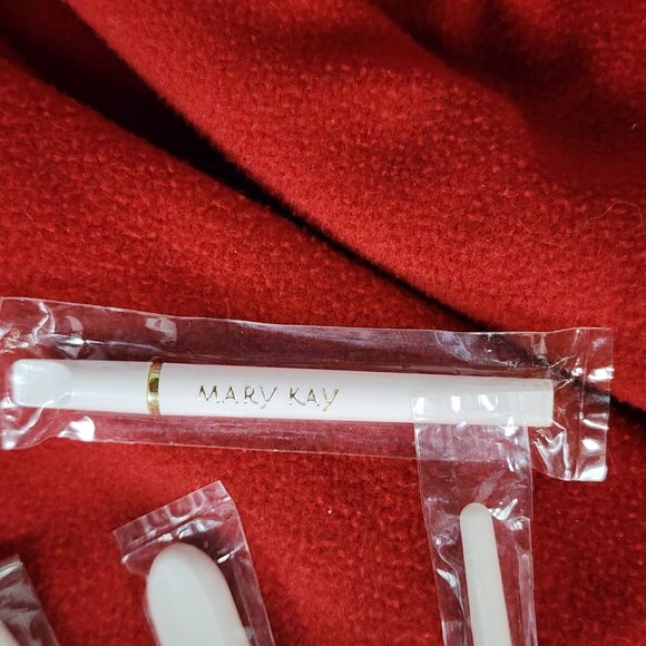 Mary Kay Various Compact Pink Brushes 4pk for Cheek Blush Retract Lip Eye Asst. - Picture 5 of 13